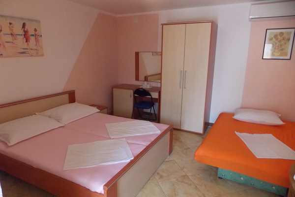 holiday flat in Pag 7