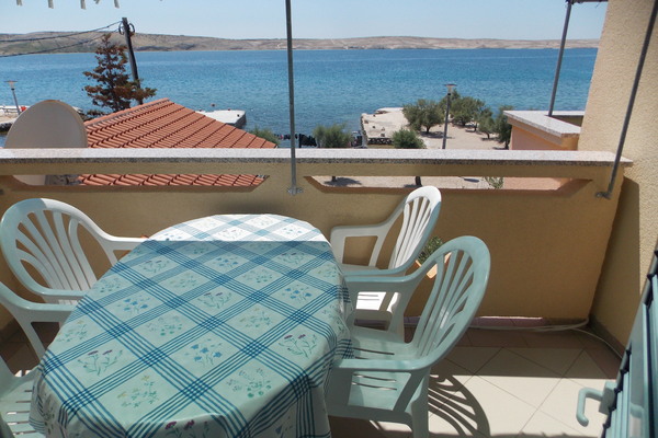 holiday flat in Pag 2