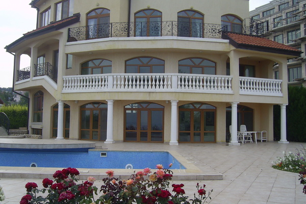 house in Varna 1