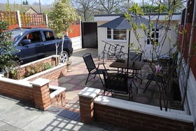 Lovely 3 Bedroom house with private parking!!!