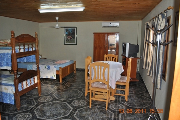 bed and breakfast in Colonia Mariano Roque Alonso 3