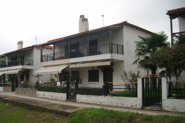 house in Peraía 1