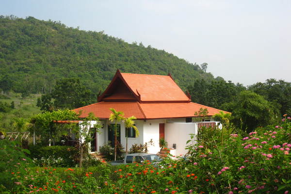 house in Ban Sam Roi Yot 4