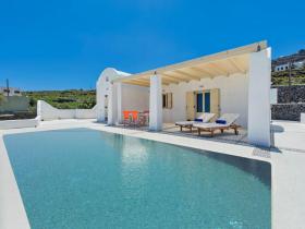 3 BR - Luxury Villa in Santorini