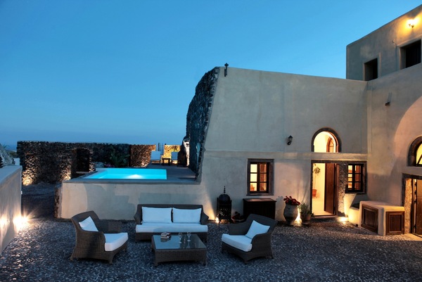 house in Santorini 1