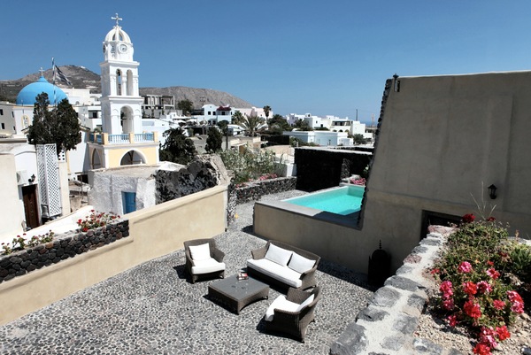 house in Santorini 2