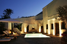 MANSION SOPHIA-FAMOUS SANTORINI VILLA WITH POOL