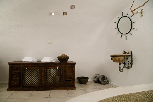 house in Santorini 8