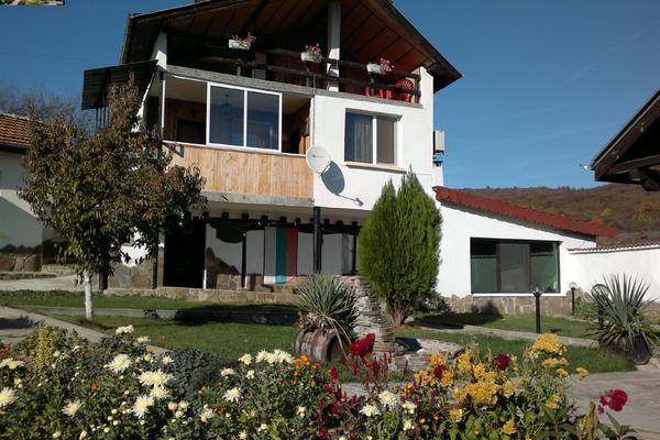 house in Troyan 1